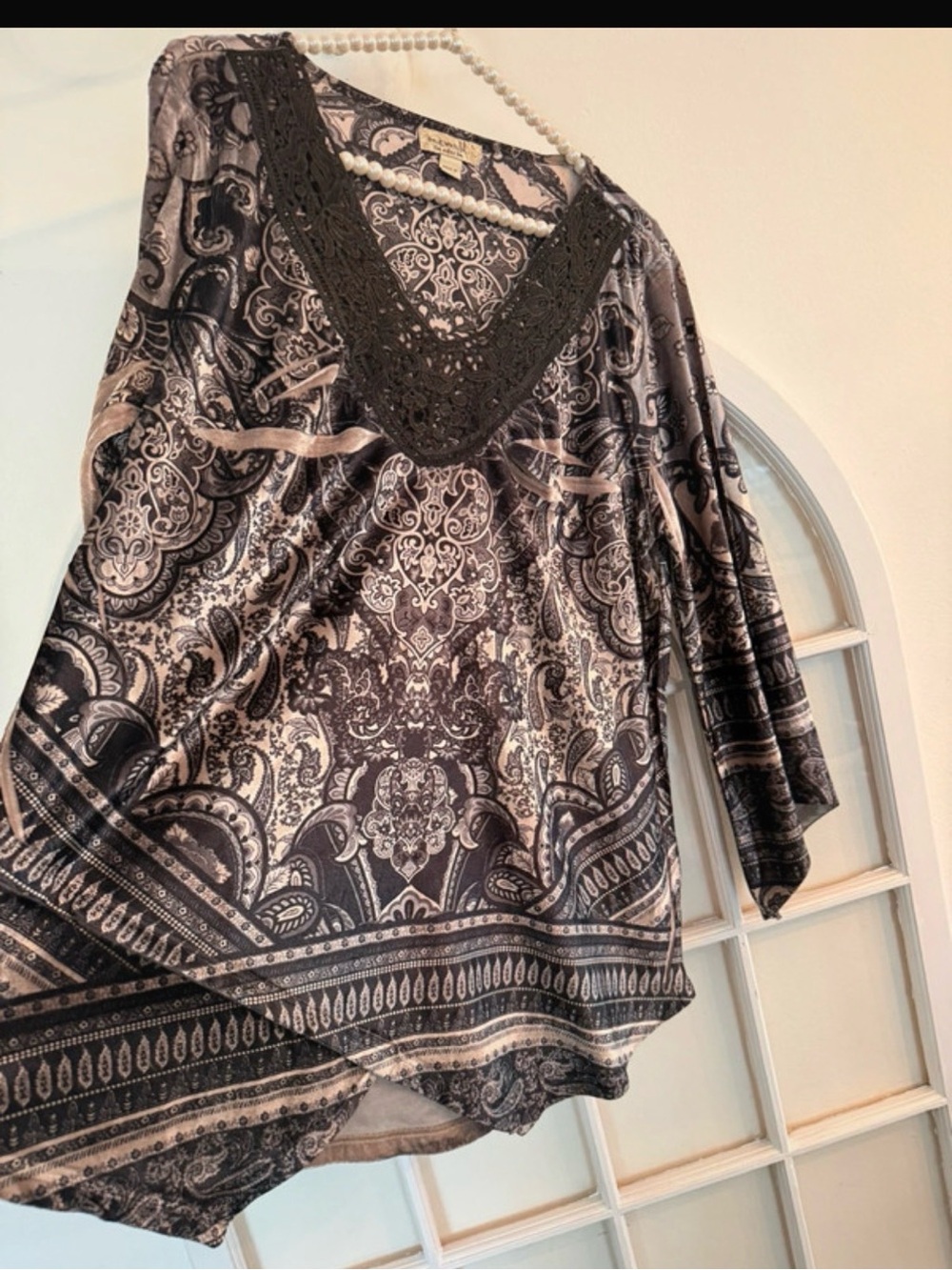 ONE WORLD Velvet Black Cream Paisley Tunic Bell Flare Sleeves Tulip Hem Rencore